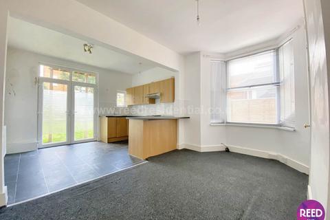 2 bedroom apartment to rent, Cobham Road, Westcliff On Sea, Essex, SS0 8EA