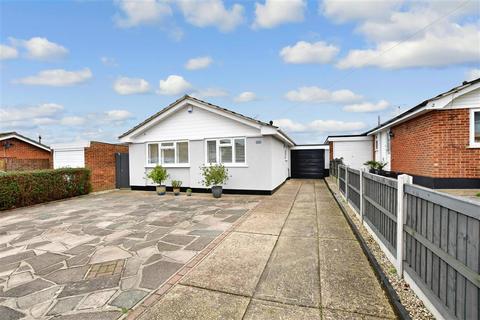3 bedroom detached bungalow for sale - Glencoe Drive, Wickford, Essex