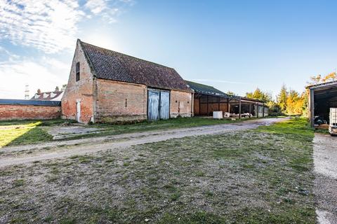 Barn for sale - East Walton