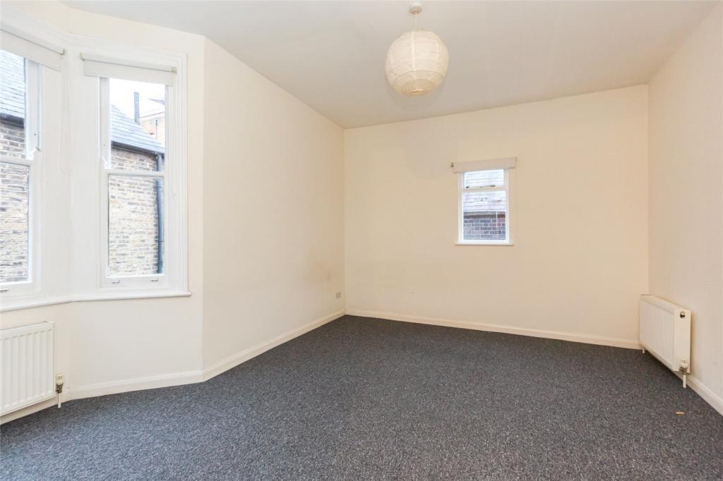 College Place, Camden, London, NW1 3 bed apartment - £2,500 pcm (£577 pw)