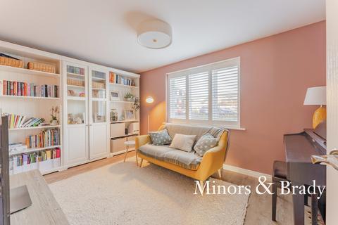 6 Colossus Way, Norwich, NR5 0UX
