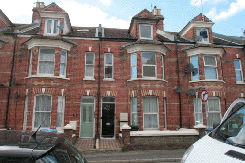 Clifton Road, Littlehampton, West Sussex 2 bed apartment £900 pcm (£