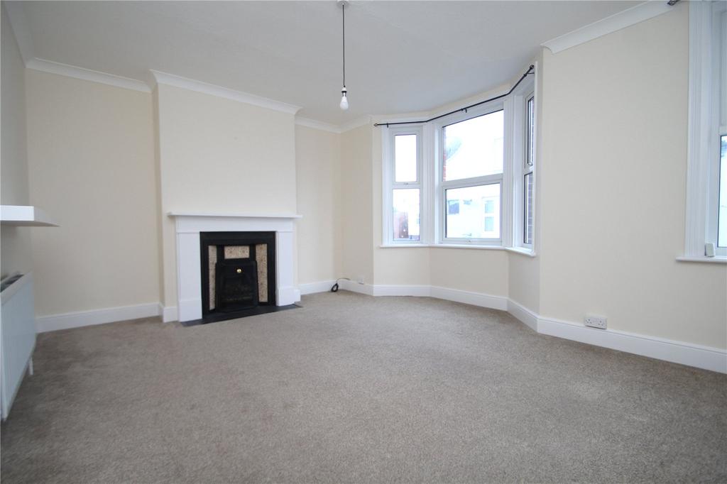 Clifton Road, Littlehampton, West Sussex 2 bed apartment £900 pcm (£