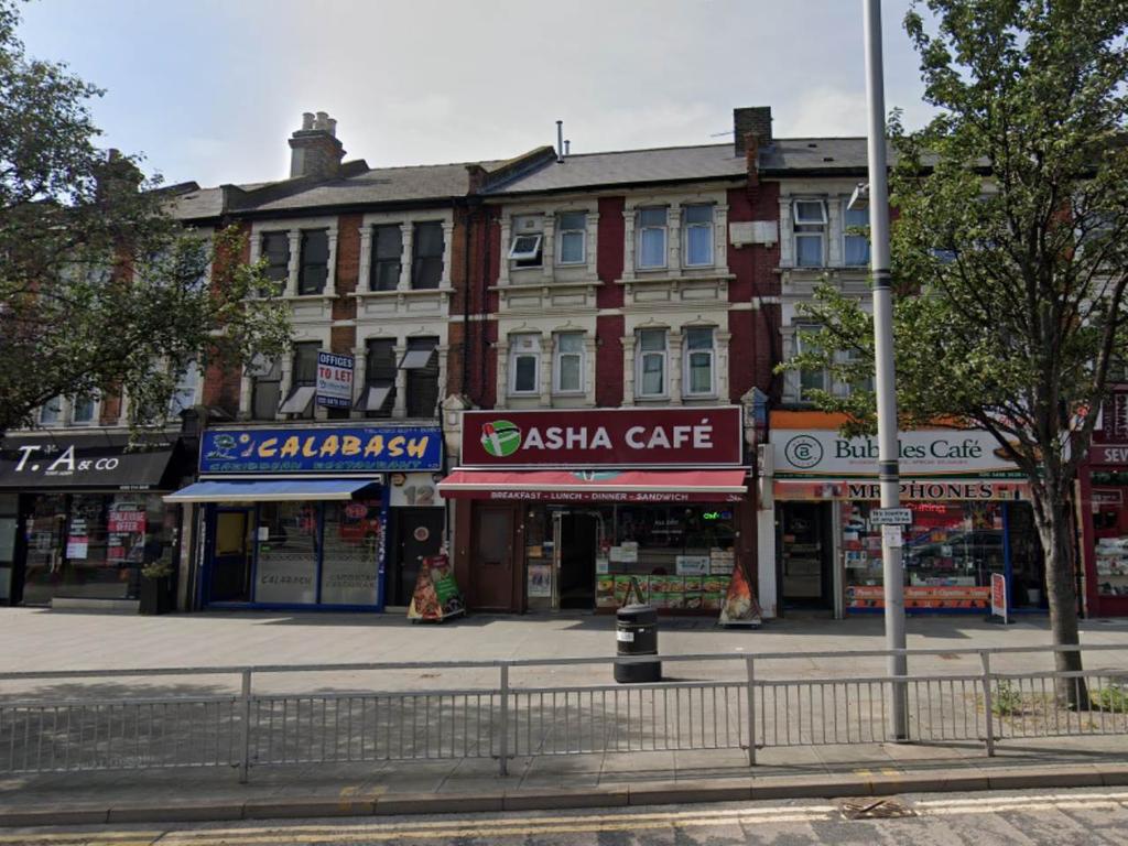 Chapel Road, Ilford, Essex Studio £750 pcm (£173 pw)