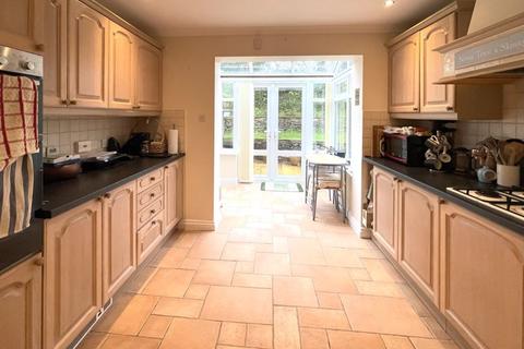 5 Bishop Temple Road, Truro, TR1 1YP