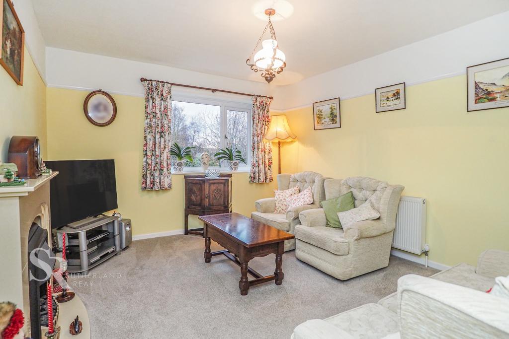 Aldersgate, New Mills, High Peak, Derbyshire, SK22 3BT 3 bed detached