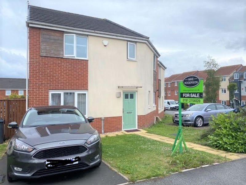 White Swan Close, Killingworth, Newcastle Upon Tyne 3 bed semidetached