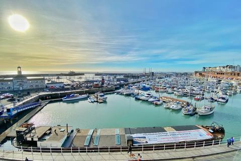 2 bedroom apartment to rent, Harbour Parade, Ramsgate