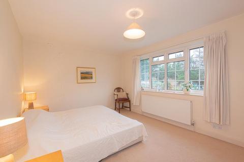 36 Edenfield Gardens, Worcester Park, KT4 7DU