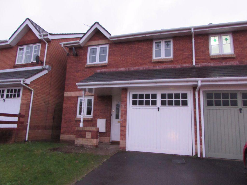 Llys Pentre, Broadlands, Bridgend... 3 bed house £875 pcm (£202 pw)