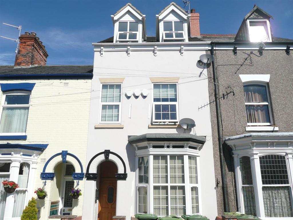 22b Yarra Road, CLEETHORPES 2 bed flat £99,000