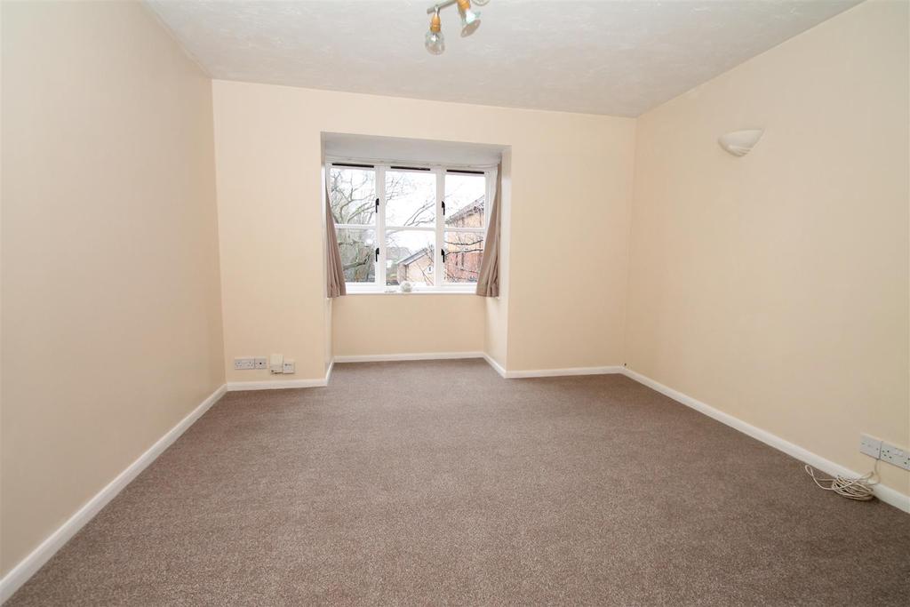 Medesenge Way, Palmers Green, London N13 1 bed flat - £1,000 pcm (£231 pw)