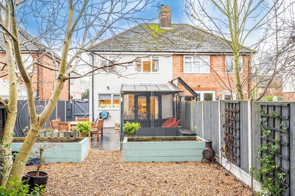 Warren Road, Braintree 3 bed semidetached house £325,000