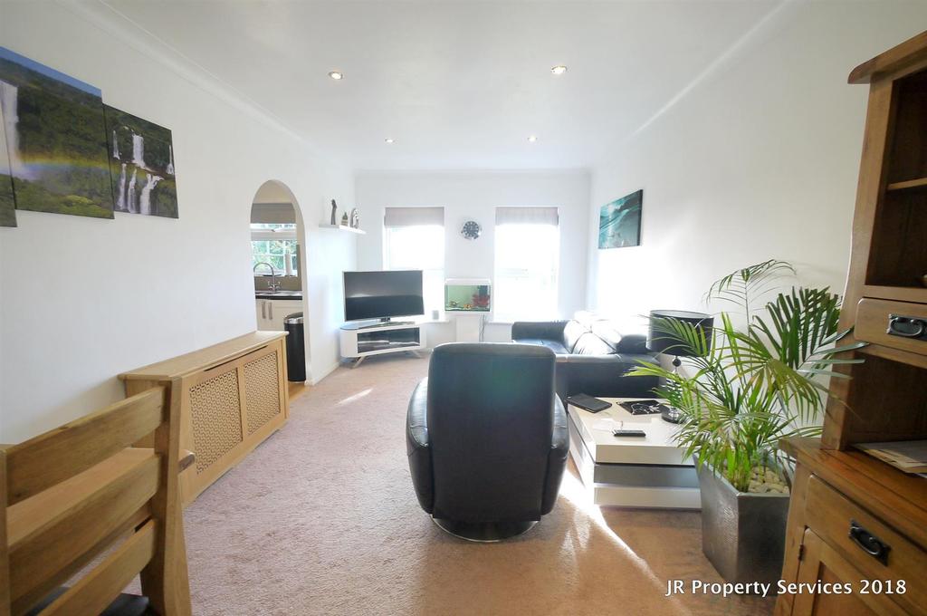 Myles Court, Goffs Oak 1 bed apartment £1,050 pcm (£242 pw)