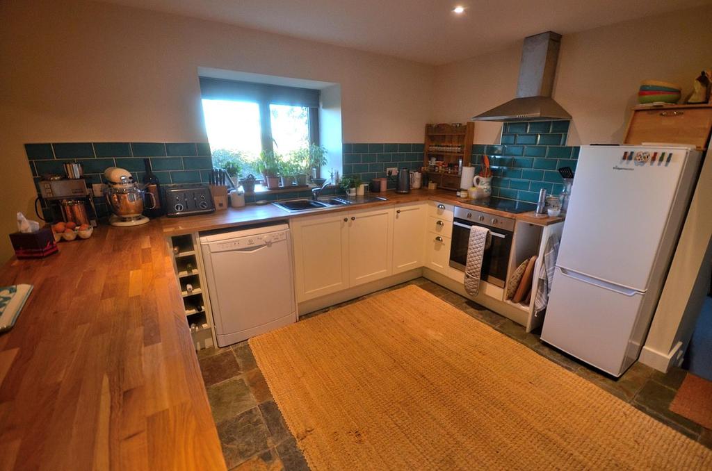 Debden Green, Saffron Walden 2 bed cottage £1,500 pcm (£346 pw)