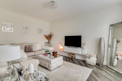 9 Finches Chase, Basildon, SS15 5YL