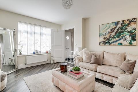 9 Finches Chase, Basildon, SS15 5YL