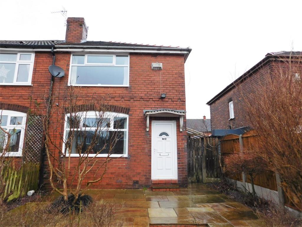 Williams Crescent, Chadderton, Oldham 3 bed semidetached house £170,000