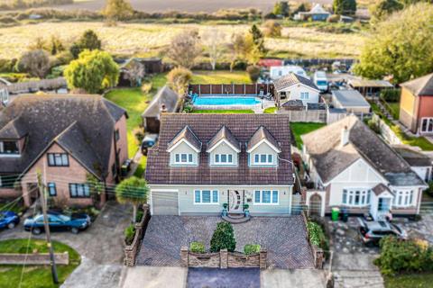 4 bedroom detached house for sale, Little Wakering Road, Southend-on-sea, SS3