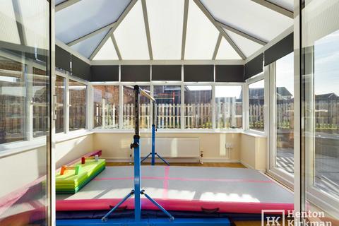 14 Broxted Drive, Wickford, SS12 9RA