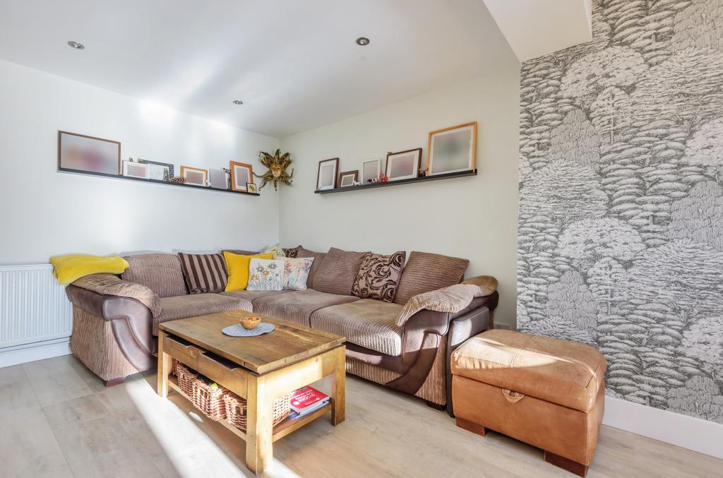 Pemerton Road, Winchester, Hampshire, SO22 3 bed semidetached house
