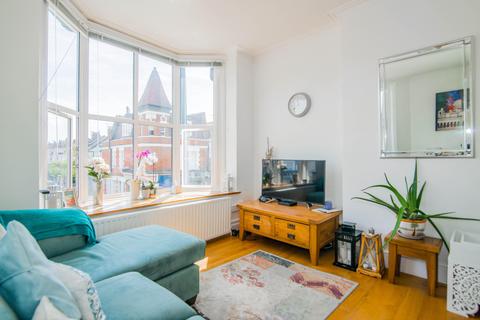 3 bedroom apartment to rent - Sheen Lane, London, SW14