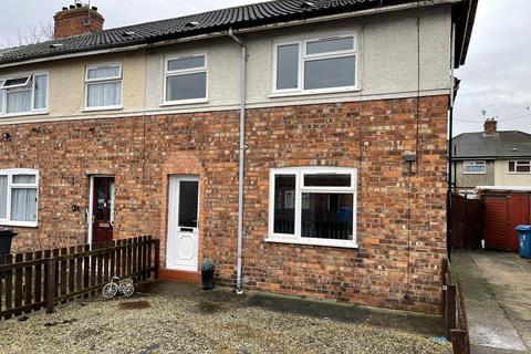 3 bedroom terraced house to rent - Ferriby Grove, Hull, HU6 8PG
