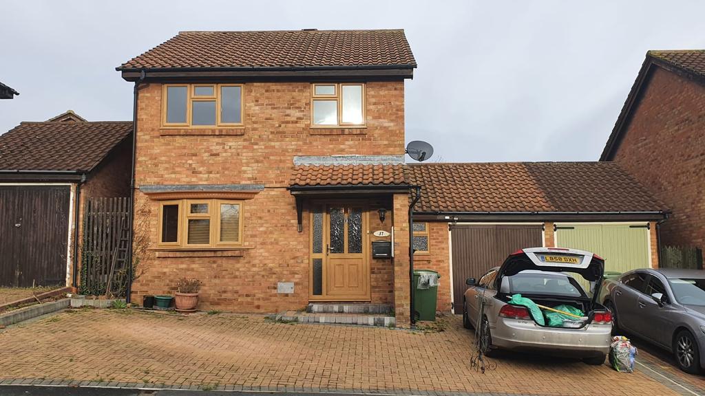 Tower Drive, Neath Hill MK14 3 bed detached house £1,200 pcm (£277 pw)