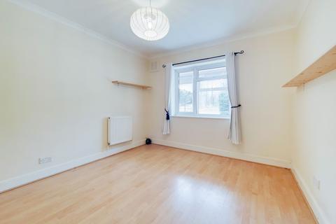 3 bedroom bungalow to rent, Blackbrook Lane, Bromley, BR1