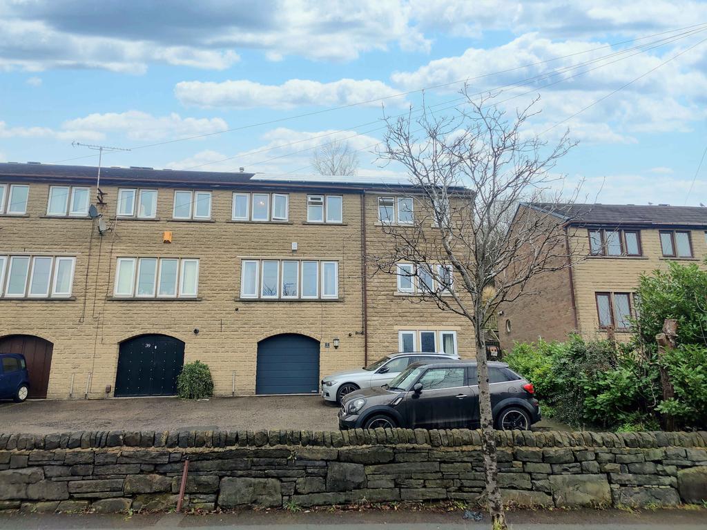 Claremount Road, Halifax HX3 4 bed townhouse £275,000