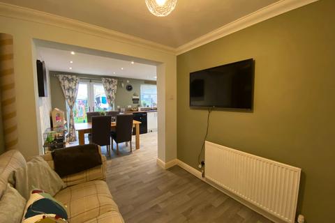 2 Bean Gardens, Snaith, Goole, DN14 9HR