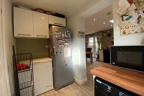 2 Bean Gardens, Snaith, Goole, DN14 9HR