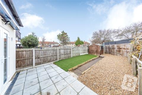 17 Adomar Road, Dagenham, RM8 3LR