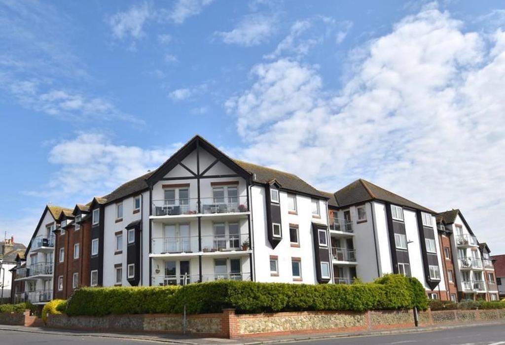 Captains Court, Hythe, Kent 2 bed flat £169,000
