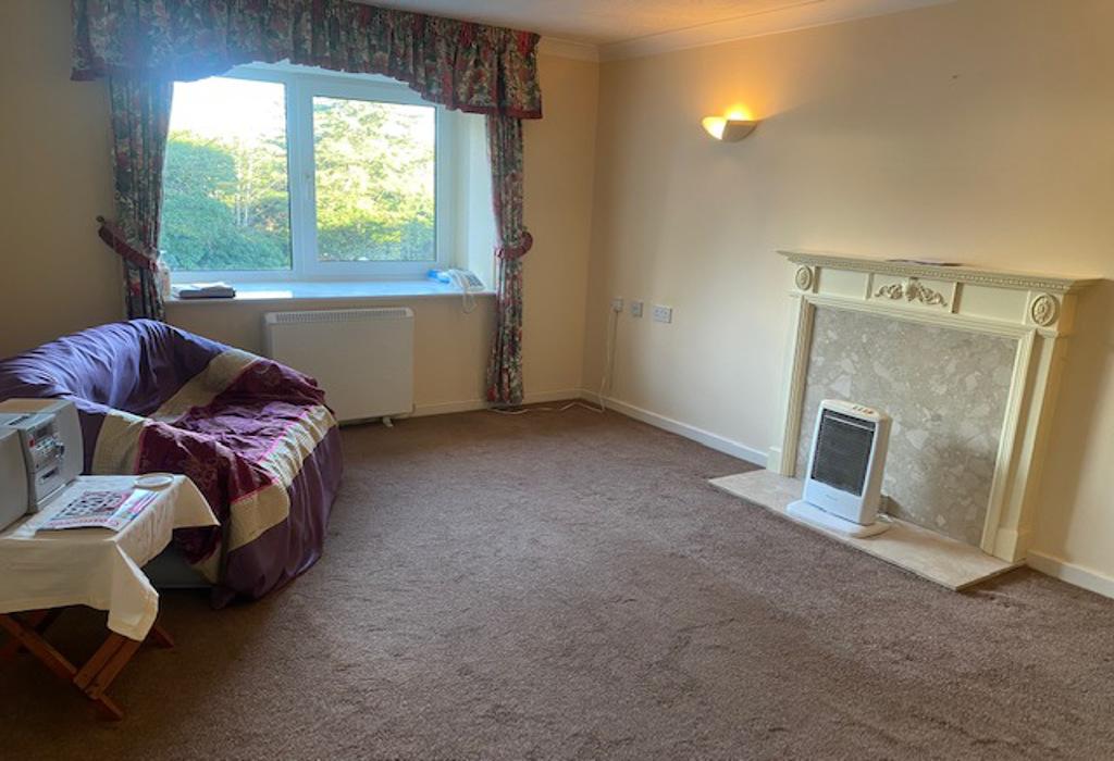 Captains Court, Hythe, Kent 2 bed flat £169,000