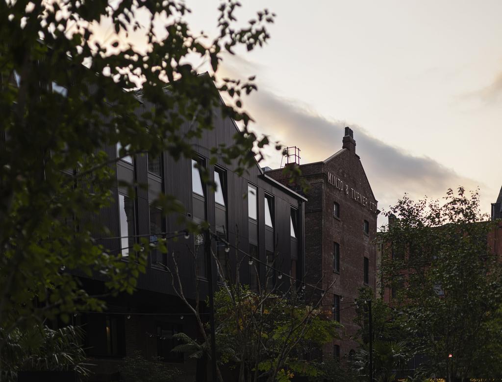 Kampus external evening detail copy-min.jpg