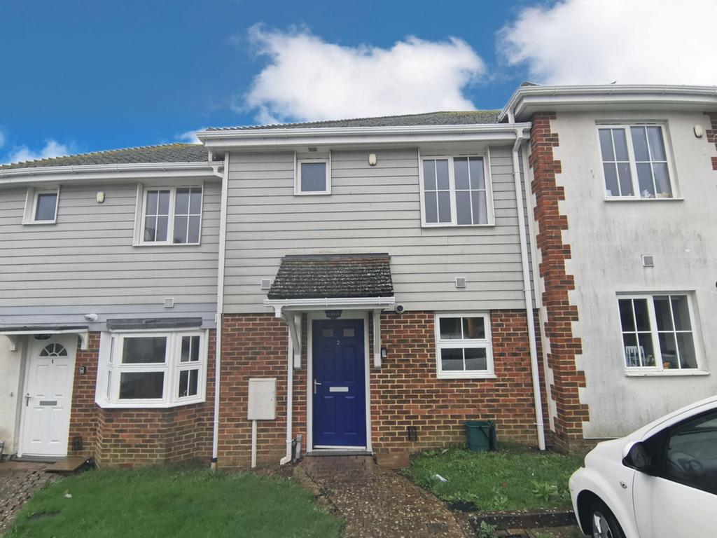 Paddock Mews, Paddock Close, CT20 3 bed terraced house £1,300 pcm (£