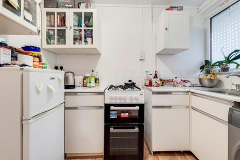 Studio to rent - Discovery House, Newby Place, London, E14