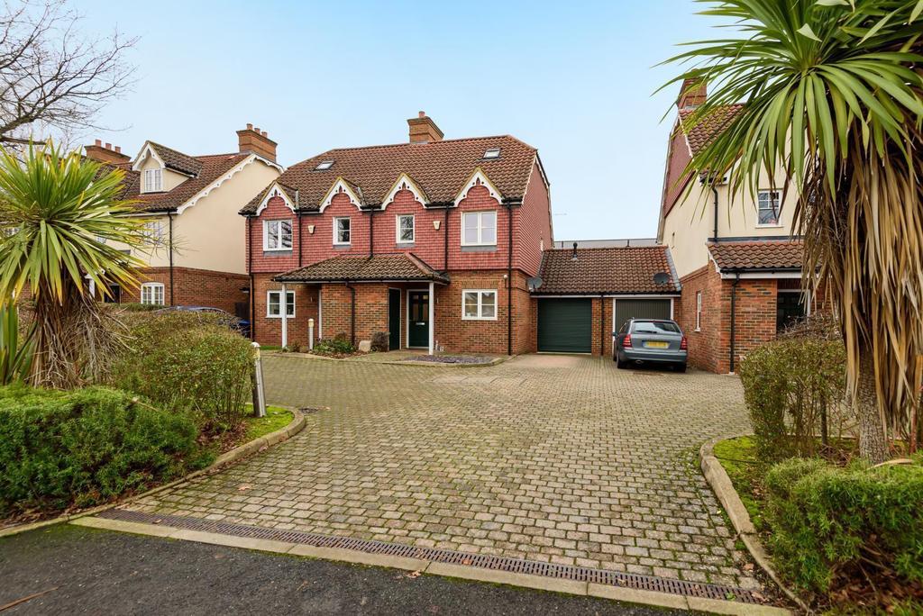 Slade Road, Ottershaw, KT16 4 bed semidetached house £565,000