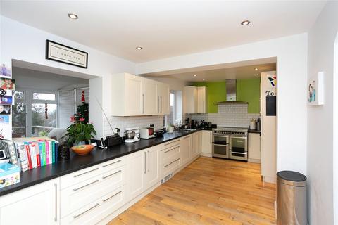 5 bedroom semi-detached house for sale - Highland Drive, Bushey, Hertfordshire, WD23
