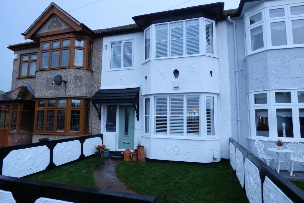 Sunnings Lane, Upminster RM14 3 bed terraced house £459,995