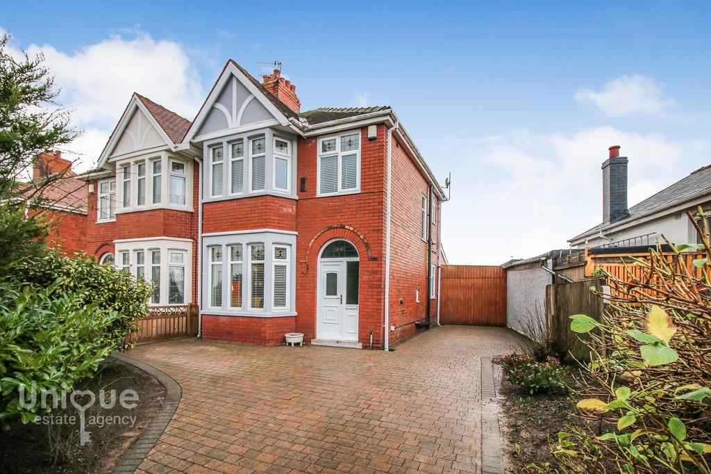 St. Walburgas Road, Blackpool, FY3 3 bed semidetached house £215,000