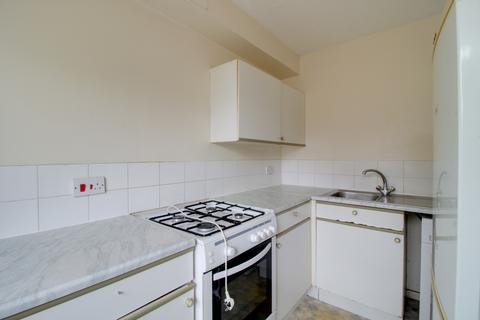 2 bedroom flat to rent, Southbridge Road, Croydon CR0