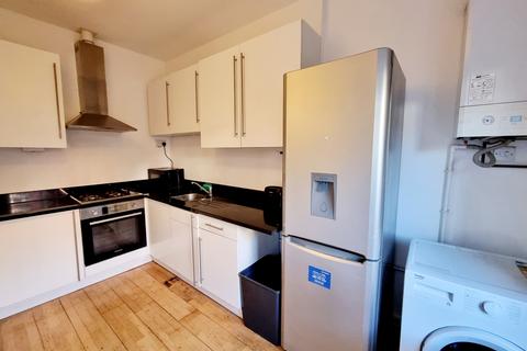 5 bedroom flat to rent, Marlborough Road, Archway, N19