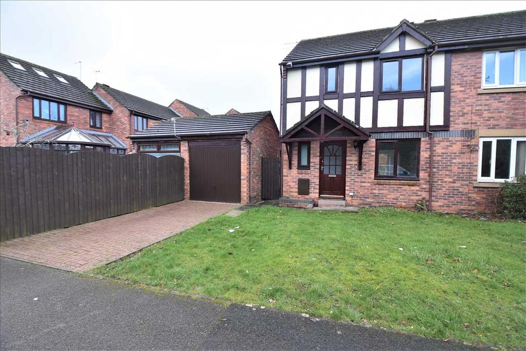 Sheringham Way, PoultonleFylde 3 bed house £750 pcm (£173 pw)