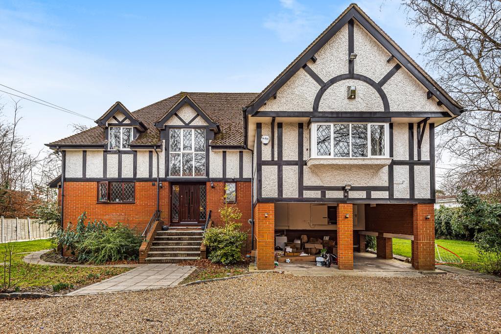 Fishery Road, Maidenhead, SL6 5 bed detached house £5,250 pcm (£1,212 pw)