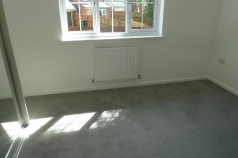 2 bedroom townhouse to rent, Argyle Street, Manchester, OL10