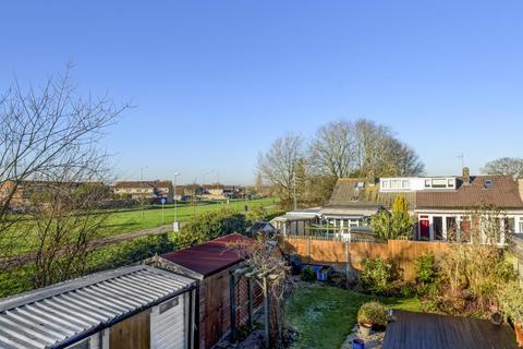 20 Fieldfare, Swindon, SN3 5BE