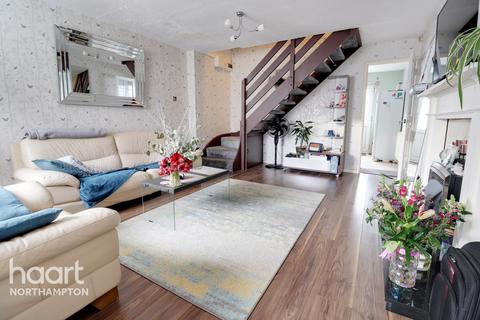 31 Beaumont Drive, Northampton, NN3 8PE