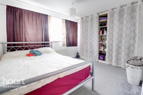 31 Beaumont Drive, Northampton, NN3 8PE